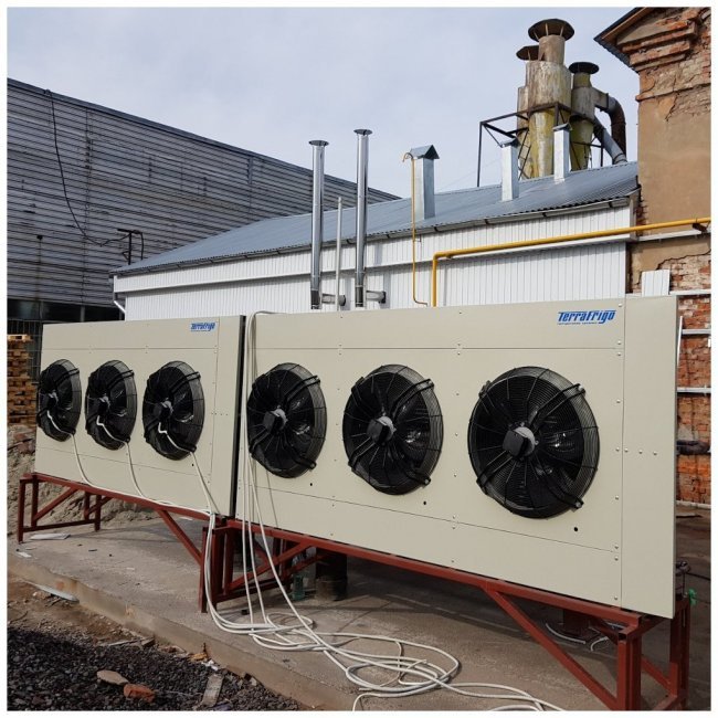 Установка компрессорно-конденсаторного блока Установка компрессорно-конденсаторного блока